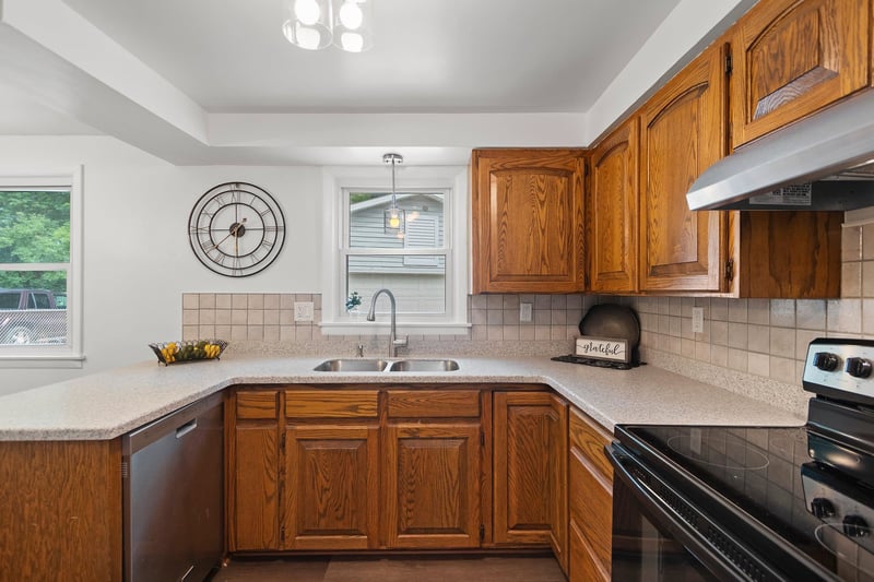 1135 Wirtz Ave, Green Bay, WI 54305