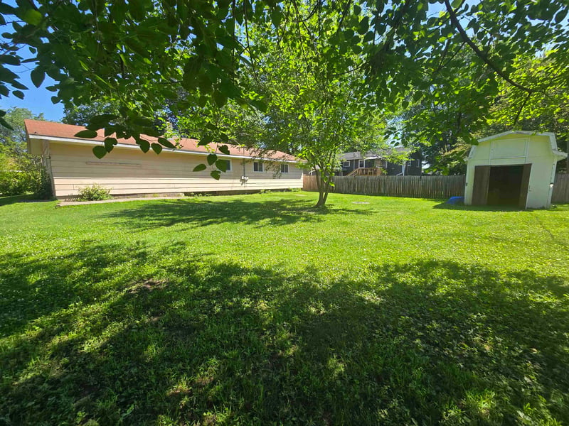 614 W 1st St, Shawano, WI 54166-1908