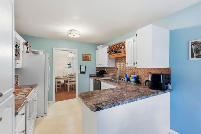 2366 Wisconsin St, Oshkosh, WI 54901