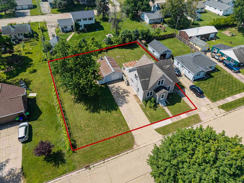 524 Bruce St, New London, WI 54961