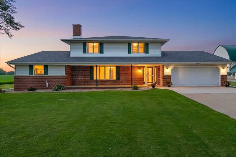 N4341 Mc Cabe Rd, Kaukauna, WI 54130