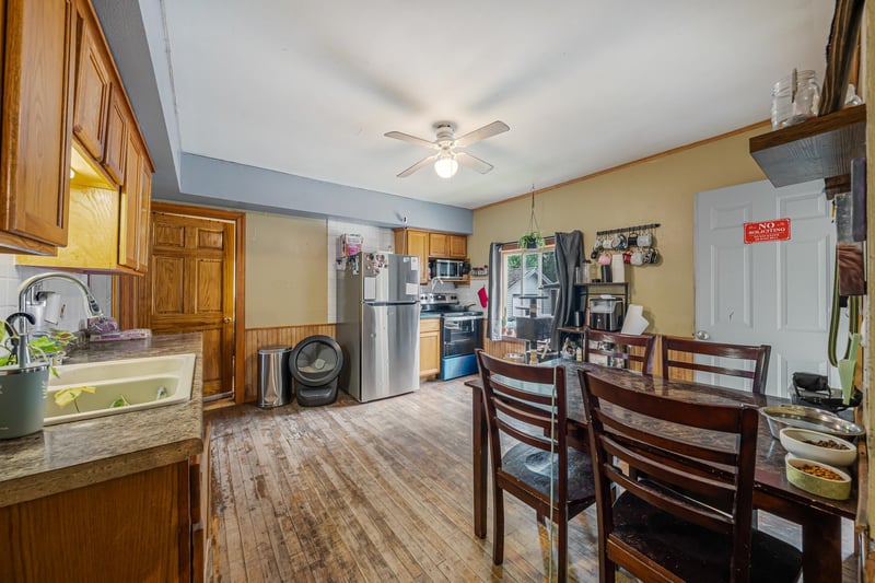 730 N State St, Appleton, WI 54911-4548