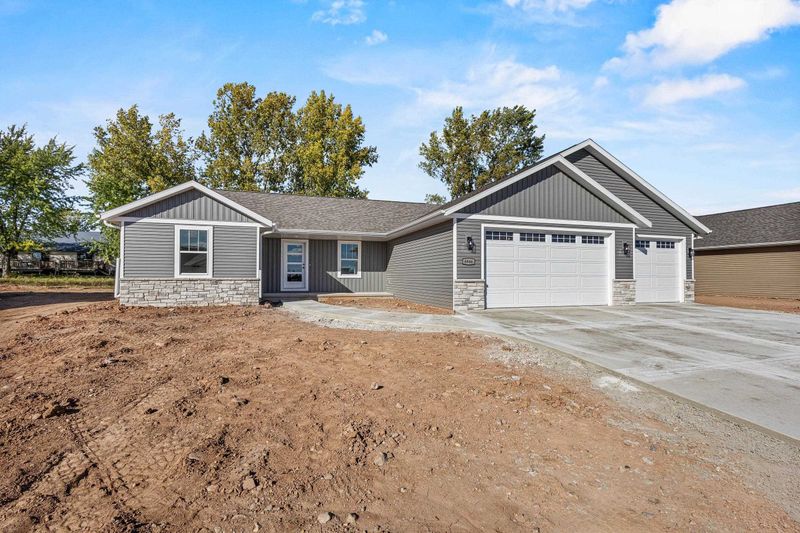 W6846 Mcallister Cir, Greenville, WI 54944