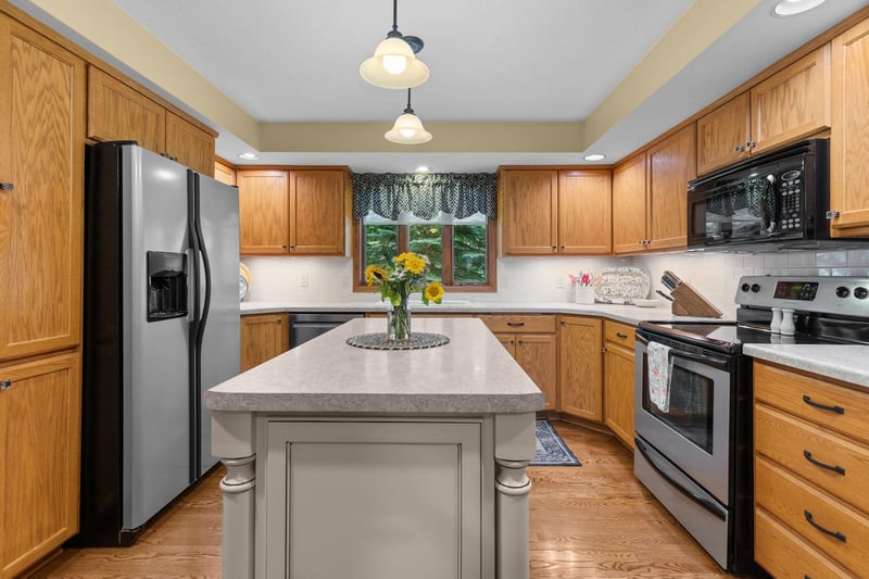 1511 S Rebecca Ln, Appleton, WI 54915