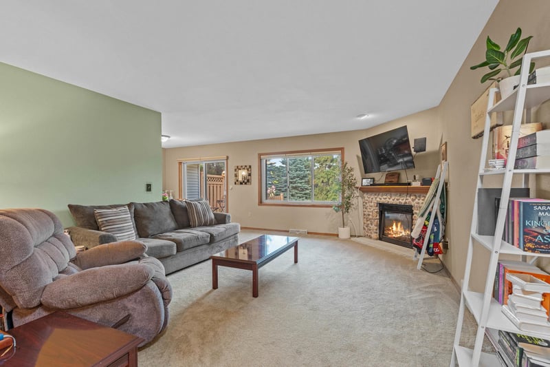324 N Westhaven Dr, Oshkosh, WI 54904-7435
