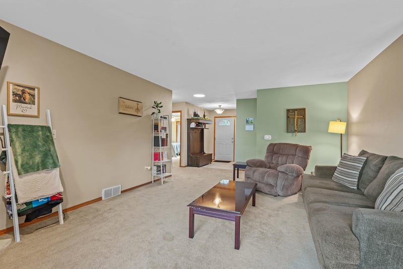 324 N Westhaven Dr, Oshkosh, WI 54904-7435