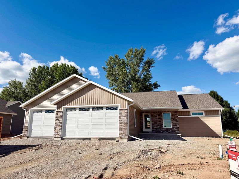 W6842 Mcallister Cir, Greenville, WI 54942