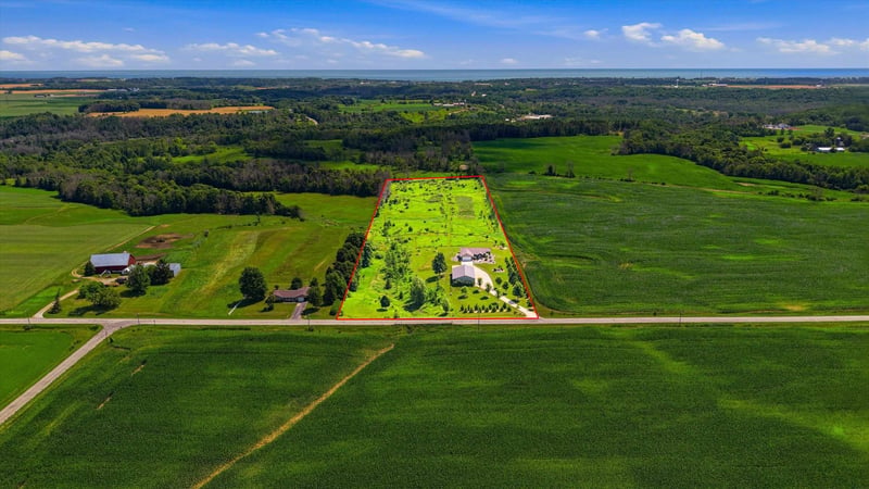 N3856 Birchwood Rd, Kewaunee, WI 54216