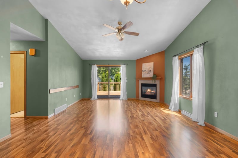 N1838 Hyacinth Ct, Greenville, WI 54942