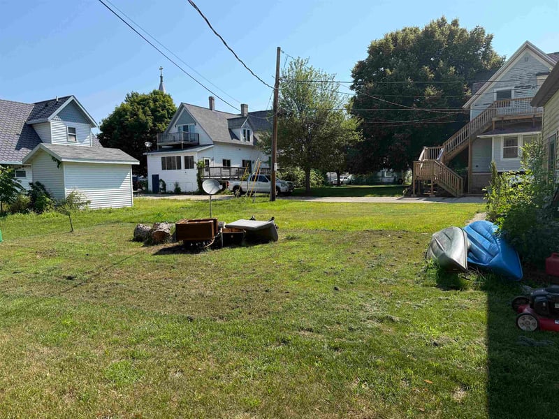 106 Pecor St, Oconto, WI 54153