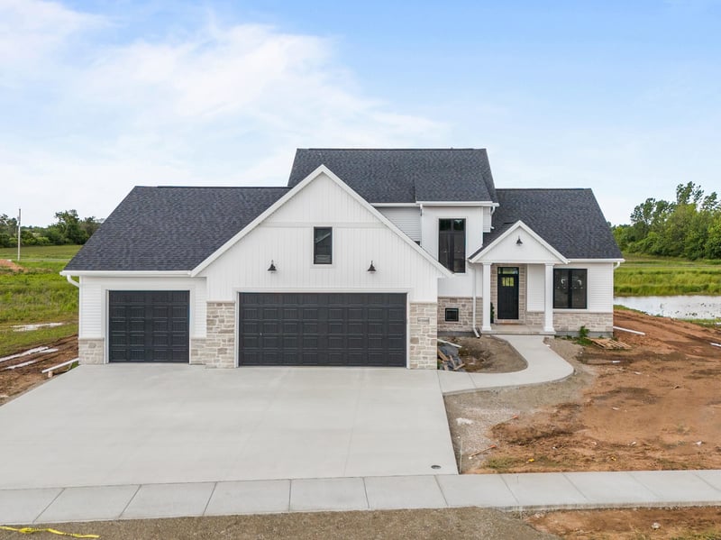 W5835 Delta Dr, Menasha, WI 54952