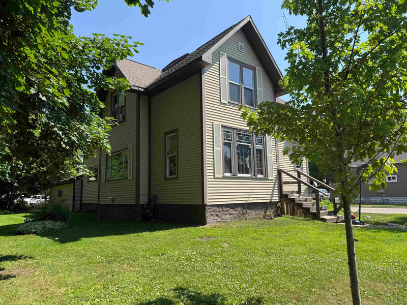 347 Madison St, Oconto, WI 54153
