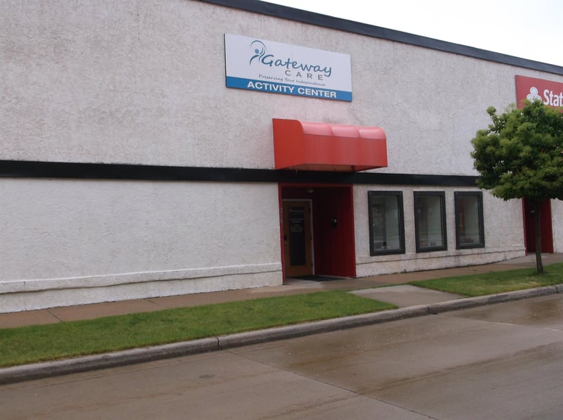 208 W 12th Ave, Oshkosh, WI 54902-6418