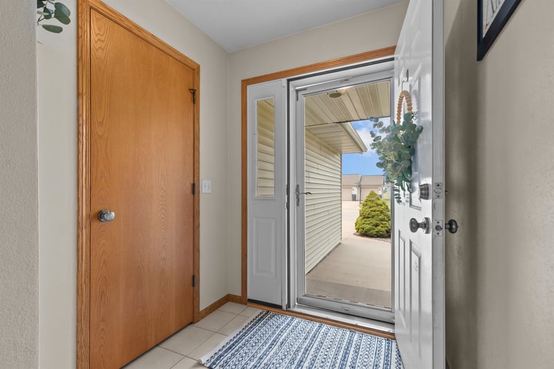 824 S Mill St, Hortonville, WI 54944-1102