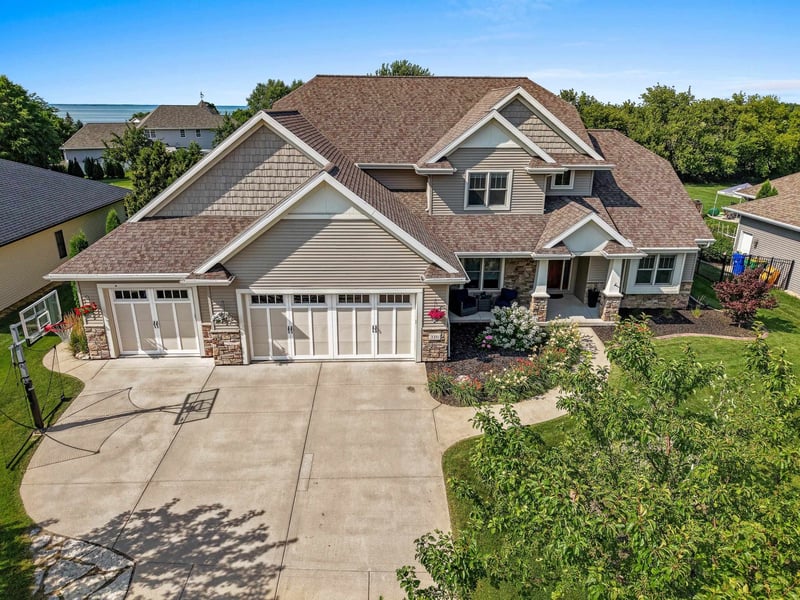 3351 Cottage Hill Dr, Green Bay, WI 54311-6134
