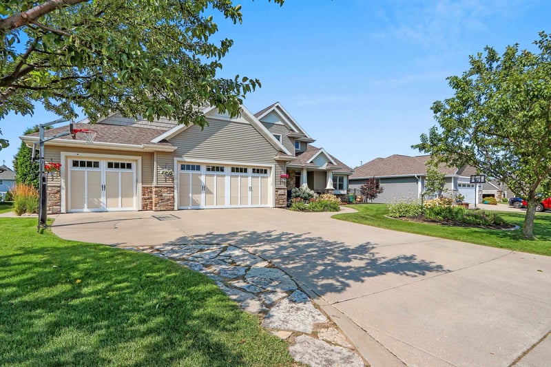 3351 Cottage Hill Dr, Green Bay, WI 54311-6134