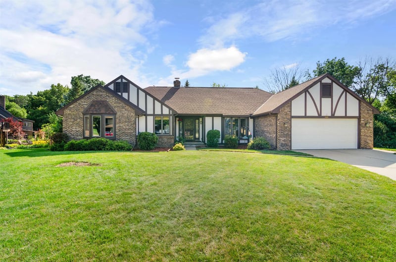 1421 Harbor Springs Cir, Green Bay, WI 54311-7339