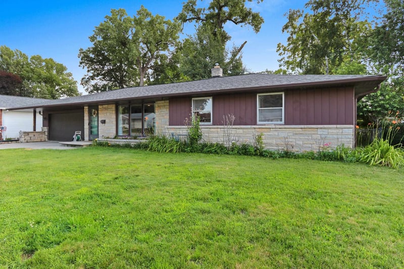 1824 Fiesta Ln, Green Bay, WI 54302-2226