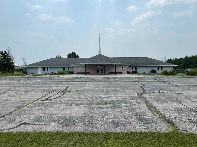 916 Feld St, Algoma, WI 54201