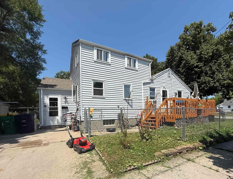 1031 Clay St, Green Bay, WI 54302