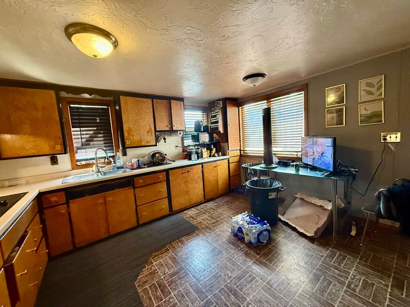 1031 Clay St, Green Bay, WI 54302