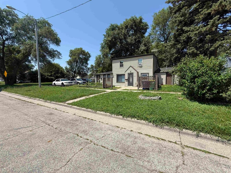 1019 Clay St, Green Bay, WI 54302