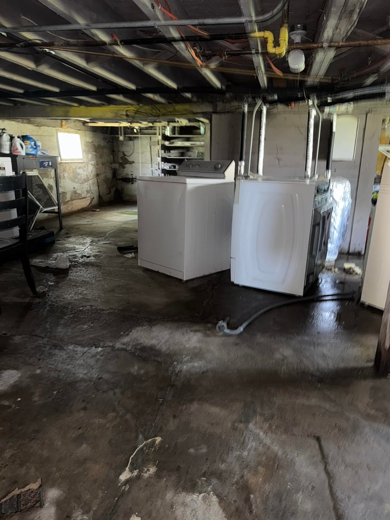 911 Smith St, Green Bay, WI 54302