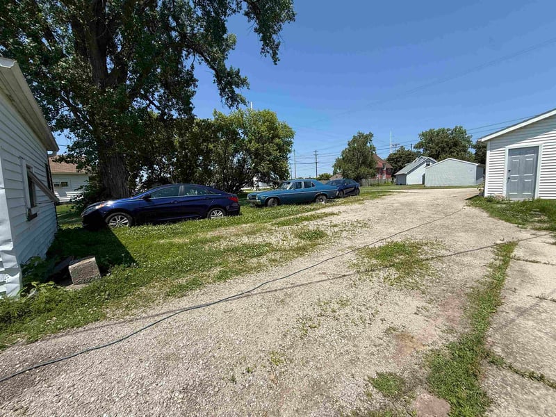 911 Smith St, Green Bay, WI 54302