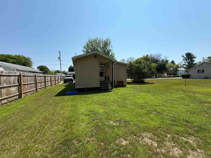 120 Call Ave, Oconto, WI 54153