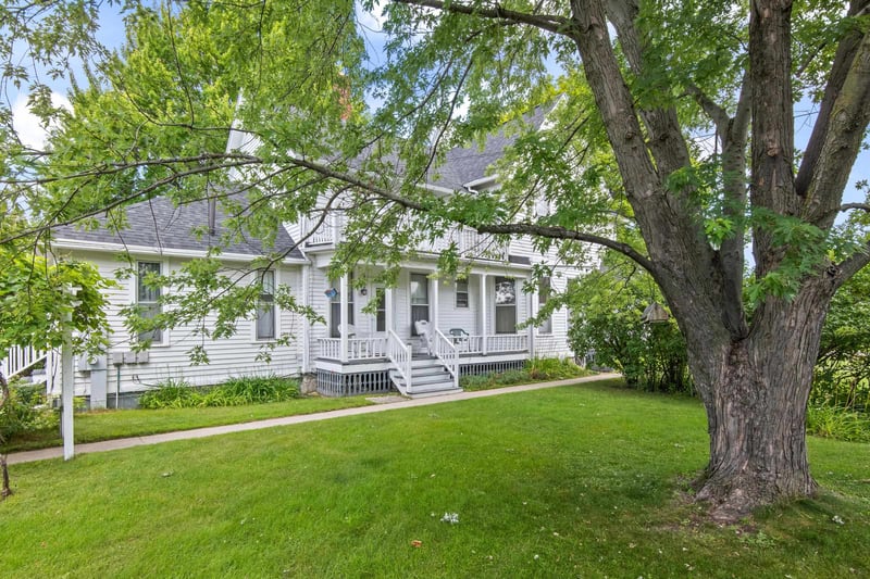 910 Cherry St, Green Bay, WI 54301-4824