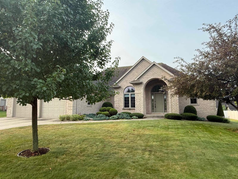 1212 Birch Hill Ln, Shawano, WI 54166