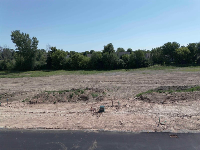 Ridgeway Dr #17, Greenville, WI 54942