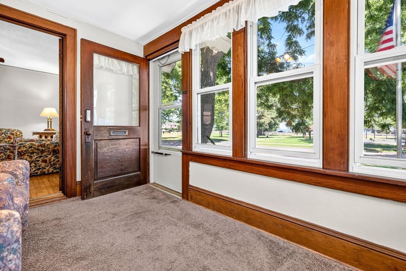 2013 Doty St, Oshkosh, WI 54902-7040