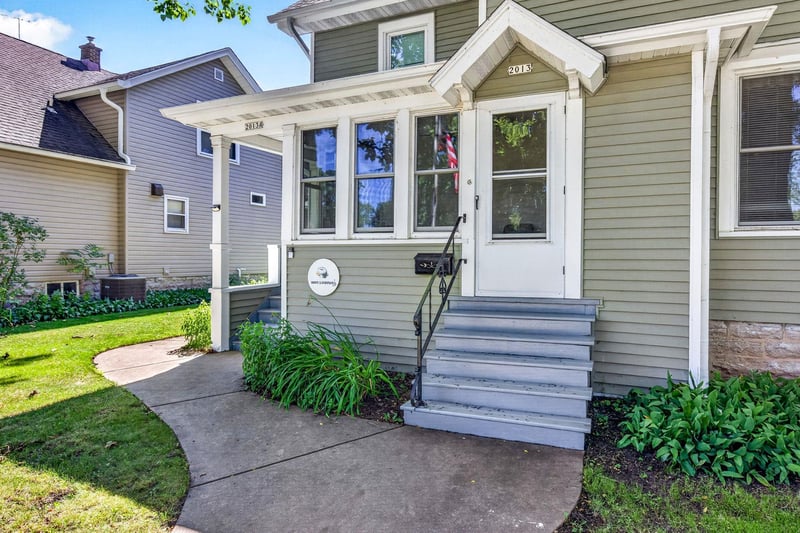 2013 Doty St, Oshkosh, WI 54902-7040