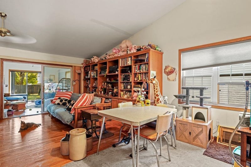 2455 Wisconsin St, Oshkosh, WI 54901