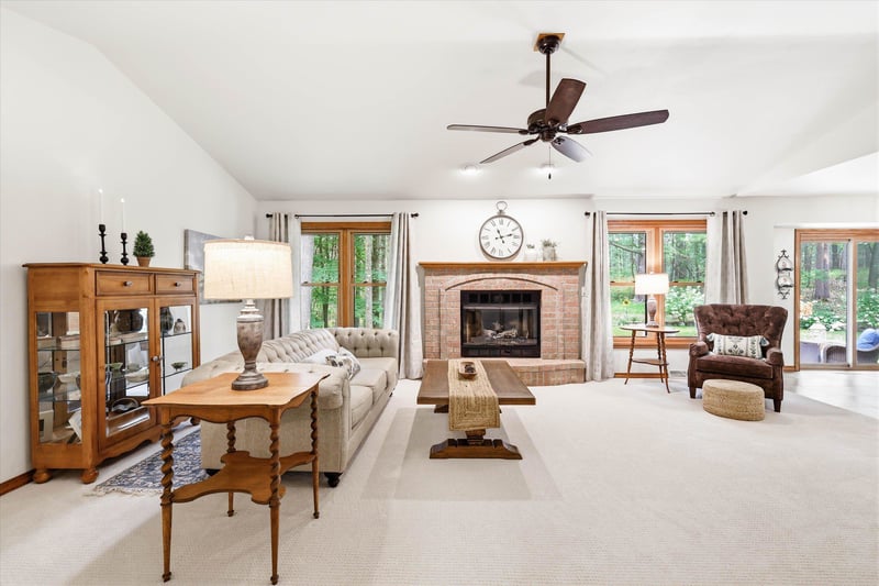 3673 Powderhorn Ln, Suamico, WI 54173