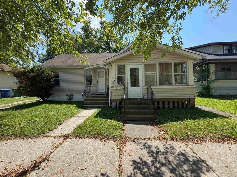 1274 Stuart St, Green Bay, WI 54301