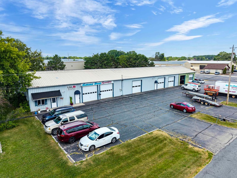 1565 Deerwood Dr, Neenah, WI 54956-1857