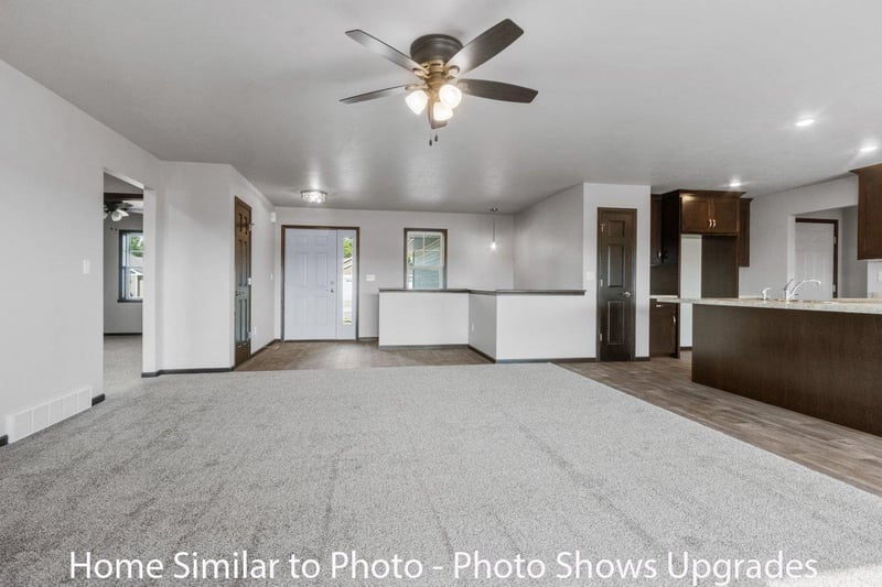 1268 Putnam Dr, Pulaski, WI 54162