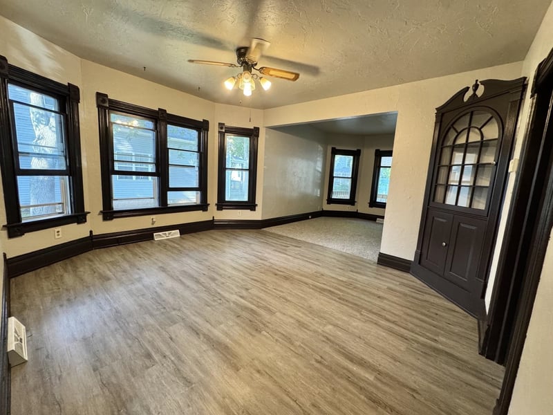 714 11th Ave, Green Bay, WI 54304-2602