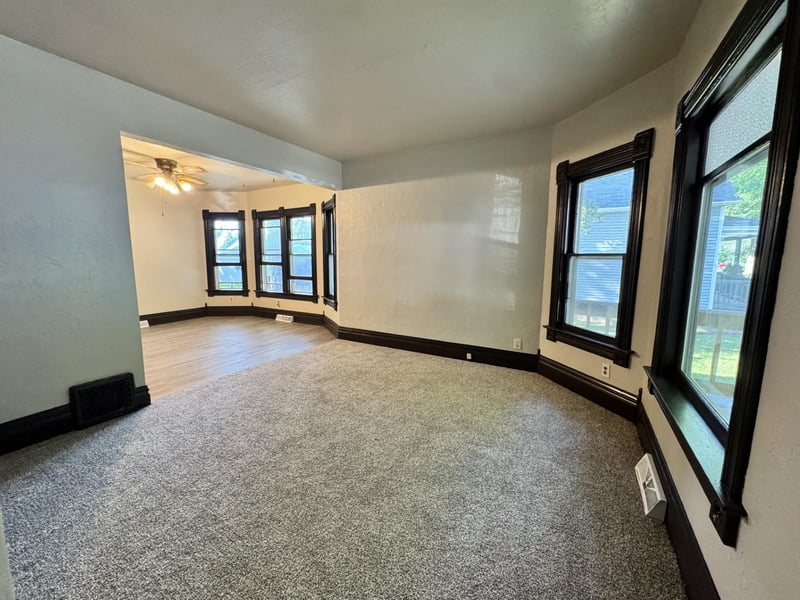 714 11th Ave, Green Bay, WI 54304-2602