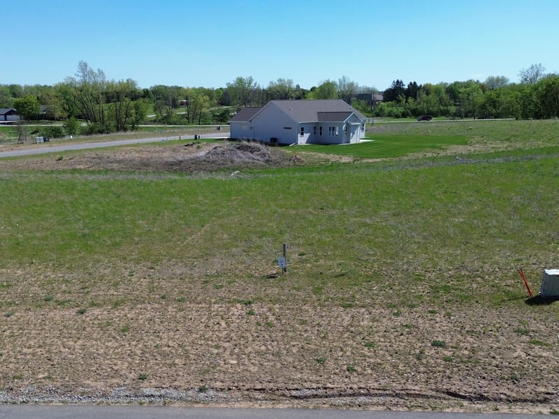 Goldfinch Dr #9, Greenville, WI 54942