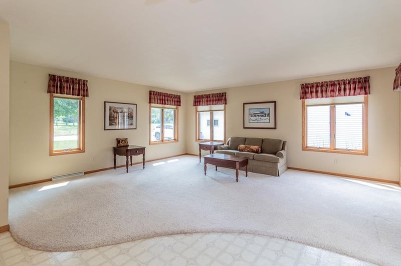 2507 N Lisa St, Appleton, WI 54914-2143