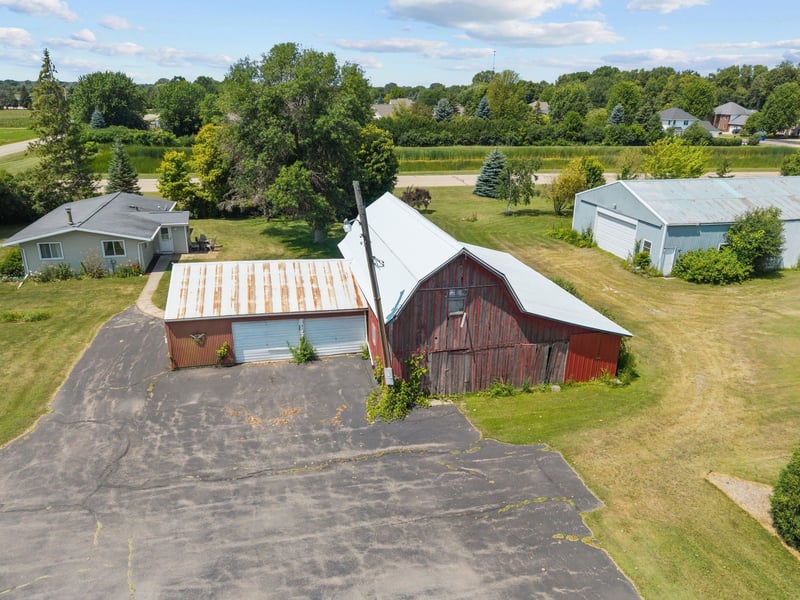 W6576 Manitowoc Rd, Menasha, WI 54952