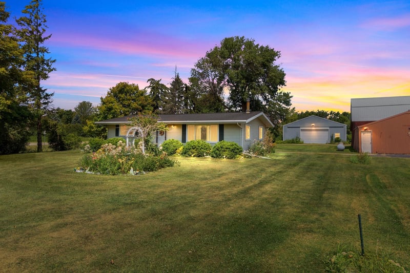 W6576 Manitowoc Rd, Menasha, WI 54952