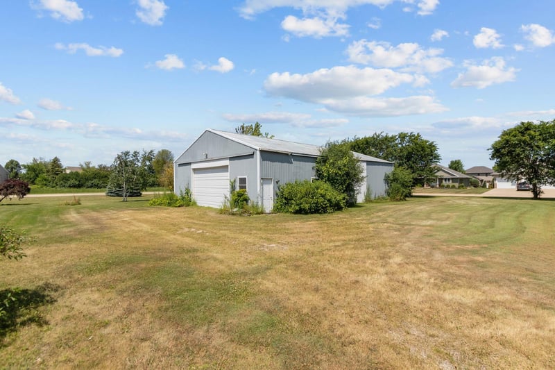 W6576 Manitowoc Rd, Menasha, WI 54952