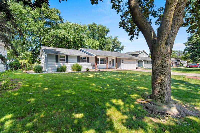 1254 April Ln, Green Bay, WI 54304