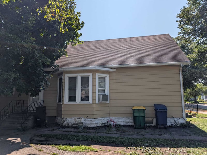 1155 Stuart St, Green Bay, WI 54301