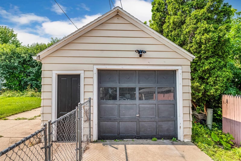 1578 Louise St, Green Bay, WI 54302
