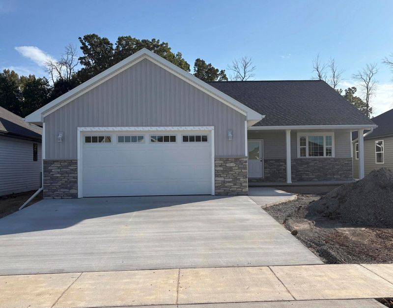 935 Enclave Ct, De Pere, WI 54115